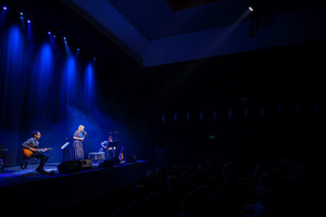 Koncert: Aga Zaryan "Sara" - Koncert w wykonaniu Agi Zaryan - wokal, Davida Dorużki (gitara), Szymona Miki (gitara)