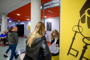 37. TNF - Dzień 2 (28.05.23) - Widzowie w hallu kina Marzenie