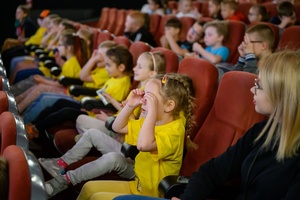 37. TNF - Dzień 5 (31.05.23) - Jury Dziecięce 37. TNF przed projekcją Filmów Młodego Widza w sali kinowej