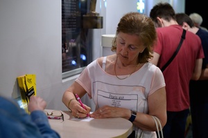 37. TNF - Dzień 6 (1.06.23) - Widzowie oddający głosy w plebiscycie publiczności