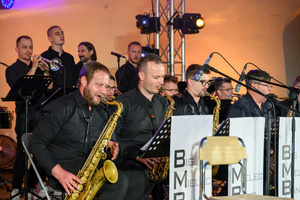 Starówka Jazz Festival - 30.06.2023 - Na scenie koncert zespołu Big Mielec Band.