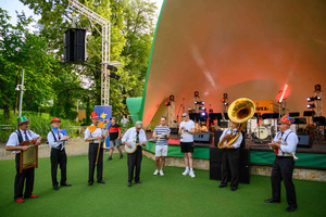 Starówka Jazz Festival - 30.06.2023 - Parada nowoorleańska. Przejście z Rynku do Amfiteatru letniego.