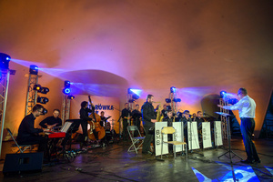 Starówka Jazz Festival - 30.06.2023 - Na scenie koncert zespołu Big Mielec Band.