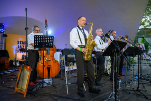 Starówka Jazz Festival - 30.06.2023 - Na scenie koncert zespołu Leliwa Jazz Band & Katarzyna Wnęk.