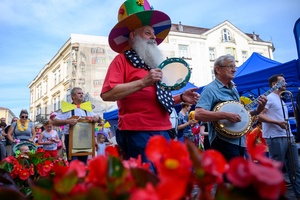 Starówka Jazz Festival - 7.07.2023 - Parada nowoorleańska. Przejście z Rynku do Amfiteatru letniego
