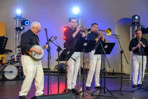 Starówka Jazz Festival - 7.07.2023 - Na amfiteatralnej scenie zespół RB Dixie Five