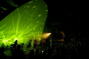 Był Sobie Blues - 11.08.2023 - Publiczność przed sceną na koncercie zespołu Ørganek