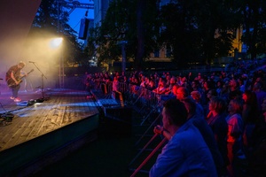 Był Sobie Blues - 11.08.2023 - Na scenie zespół Ørganek, przed sceną publiczność