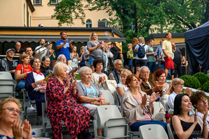 Szanty na Starówce - 26.08.2023 - Publiczność podczas koncertu "Szanty na Starówce"