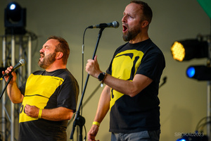 Szanty na Starówce - 26.08.2023 - Występ zespołu Banana Boat na scenie tarnowskiego Amfiteatru.