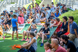 Piknik żeglarski - Dzieci biorą udział w animacjach podczas Pikniku żeglarskiego.