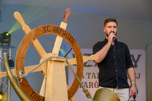 Szanty na Starówce - 25.08.2023 - Zespół Klang podczas koncertu na scenie tarnowskiego Amfiteatru.