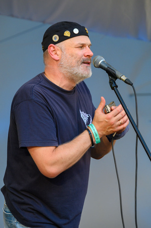 Szanty na Starówce - 25.08.2023 - Zespół Klang podczas koncertu na scenie tarnowskiego Amfiteatru.