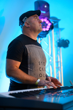 Koncert "Pawel Mazur - Przyjaciele i uczniowie" - Scena tarnowskiego Amfiteatru podczas koncertu Pawła Mazura i zaproszonych gości.