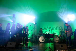 Koncert "Pawel Mazur - Przyjaciele i uczniowie" - Scena tarnowskiego Amfiteatru podczas koncertu.