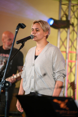 Koncert "Pawel Mazur - Przyjaciele i uczniowie" - Scena tarnowskiego Amfiteatru podczas koncertu.