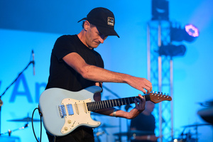 Koncert "Pawel Mazur - Przyjaciele i uczniowie" - Scena tarnowskiego Amfiteatru podczas koncertu Pawła Mazura i zaproszonych gości.