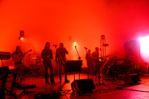 Koncert "Pawel Mazur - Przyjaciele i uczniowie" - Scena tarnowskiego Amfiteatru podczas koncertu Pawła Mazura i zaproszonych gości.