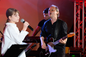 Koncert "Pawel Mazur - Przyjaciele i uczniowie" - Scena tarnowskiego Amfiteatru podczas koncertu Pawła Mazura i zaproszonych gości.