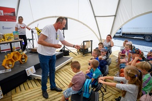 Festiwal Nauki i Techniki - Dzień I - wykłady i pokazy naukowe w Strefie Nauki i Techniki - Rynek