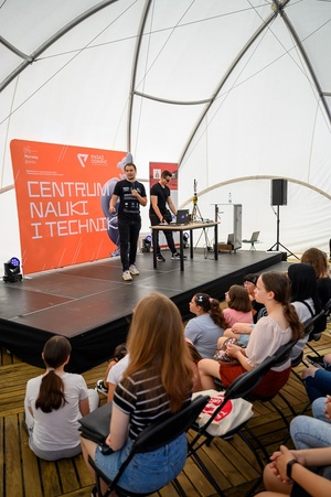 Festiwal Nauki i Techniki - Dzień I - wykłady i pokazy naukowe w Strefie Nauki i Techniki - Rynek