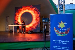 Festiwal Nauki i Techniki - Dzień II - koncert duetu Skalpel z wizaulizacjami w tle w Amfiteatrze
