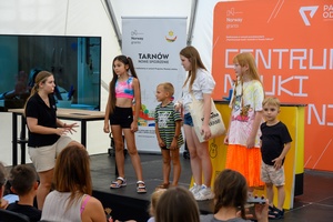 Festiwal Nauki i Techniki - Dzień II - wykłady i pokazy naukowe w Strefie Nauki i Techniki