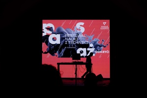 Festiwal Nauki i Techniki - Dzień II - koncert duetu Skalpel z wizaulizacjami w tle w Amfiteatrze