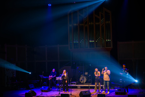 Koncert: 30-lecie S.M.Rock - Scena, występ nauczycieli S.M.Rock.