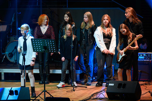 Koncert: 30-lecie S.M.Rock - Scena, występ uczniów S.M.Rock.