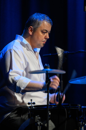 Koncert: Soyka Kwartet - Na scenie Kuba Sojka grający na perkusji