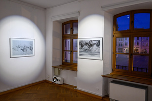 Wernisaż wystawy Autoportret Naturalnie - Fotografie autorstwa Inez Baturo.