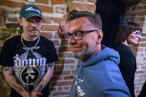 Koncert: Pięć lat i setny koncert Sad Smiles - W kuluarach Piwnic TCK - Waluś Kraksa Kryzys i tour manager Sad Smiles