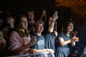 Koncert: Pięć lat i setny koncert Sad Smiles - Publiczność uczestnicząca w koncercie Sad Smiles