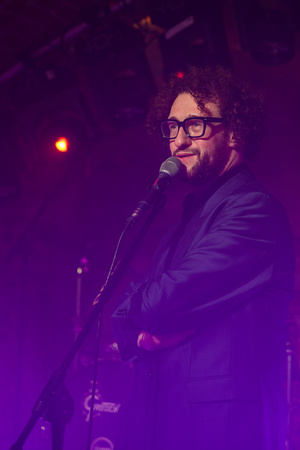 Koncert: Pięć lat i setny koncert Sad Smiles - Na piwnicznej scenie kolektyw Najmniejsza Scena Świata - śpiewający Dawid Mik