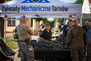 Święto 16 Pułku Piechoty - Piknik Historyczyny - Publiczność podczas udziału w pikniku.
