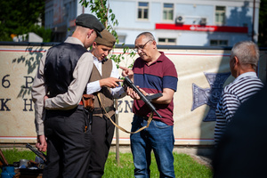 Święto 16 Pułku Piechoty - Piknik Historyczyny - Publiczność podczas udziału w pikniku.