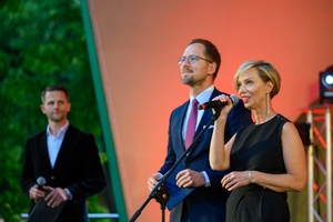 38. TNF - Dzień 1 (31.05.2024) - Na scenie Prezydent Jakub Kwaśny i V-ce Prezydent Agnieszka Kawa oficjalnie otwierają 38. TNF