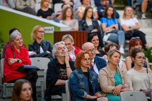 38. TNF - Dzień 1 (31.05.2024) - Amfiteatralna publiczność w oczekiwaniu na koncert Tomka Ziętka