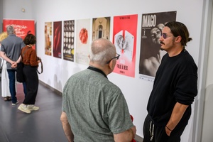 38. TNF - Dzień 2 (1.06.2024) - Autor Maks Bereski w anturażu wystawy "©Plakiat. Wystawa wybranych plakatów artystycznych vol. 2" w BWA