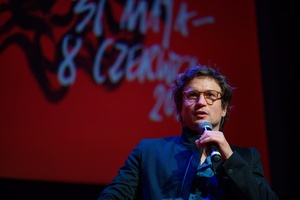 38. TNF - Dzień 2 (1.06.2024) - Na scenie Marzenia Maciej Hamela, reżyser filmu "Skąd dokąd" podczas spotkania z widzami