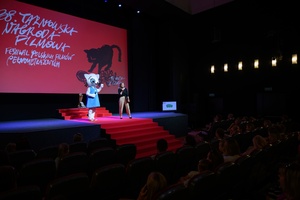 38. TNF - Dzień 2 (1.06.2024) - Postać Kici Koci na scenie kina Marzenie