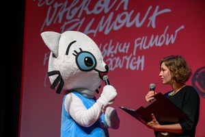 38. TNF - Dzień 2 (1.06.2024) - Postać Kici Koci na scenie kina Marzenie