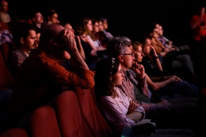 38. TNF - Dzień 4 (3.06.2024) - Widzowie w sali Marzenia podczas spotkania z twórcami filmu "Biała odwaga"