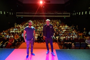 38. TNF - Dzień 4 (3.06.2024) - Twórcy filmu "Biała odwaga" na tle festiwalowej widowni w sali Marzenia