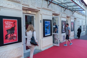 38. TNF - Dzień 9 (8.06.2024) - Festiwalowicze zmierzające do Marzenia na Galę Wręczenia Nagród