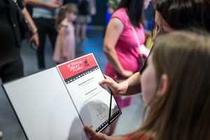 38. TNF - Dzień 9 (8.06.2024) - Festiwalowicze w holu Marzenia