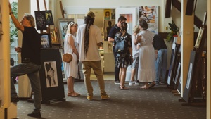 Wernisaż wystawy - Letnie Przesilenie - Pracownia Plastyczna TCK, otwarcie ekspozycji przy udziale autorów i publiczności.