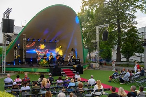 ZDEARZENIA 2024 - Gala Nagród Miasta Tarnowa - Na scenie zespół Dzień Dobry