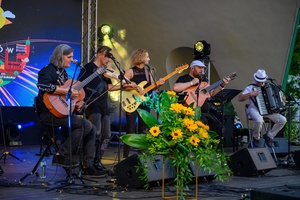 ZDEARZENIA 2024 - Gala Nagród Miasta Tarnowa - Na scenie zespół Dzień Dobry